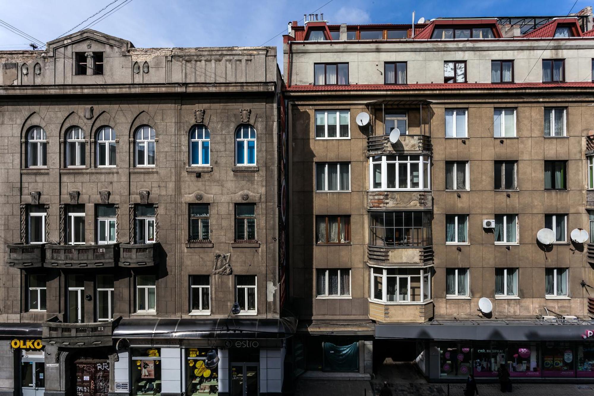 Хостел  Leosphere Львов Экстерьер фото